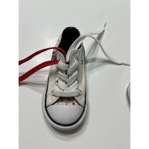 Converse Unisex Pepe Le Pew Sneakers White Black Red Size 5 Infant NWT - Picture 4 of 7